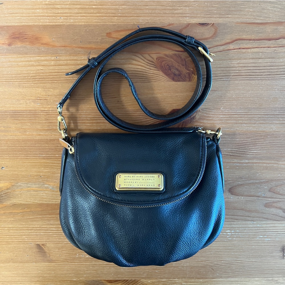 Marc by Marc Jacobs Black Crossbody Classic Q Natasha with Gold Details